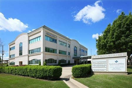Office space for Rent at 1643 Lancaster Dr. in Grapevine