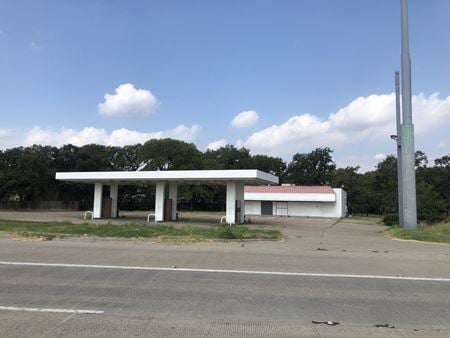 Photo of commercial space at 1026 E Craven Ave in Waco
