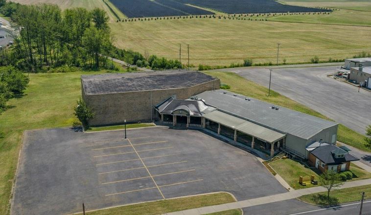 638 Lake St. - 24,320+/- SF RETAIL SPACE - INVESTMENT OPPORTUNITY