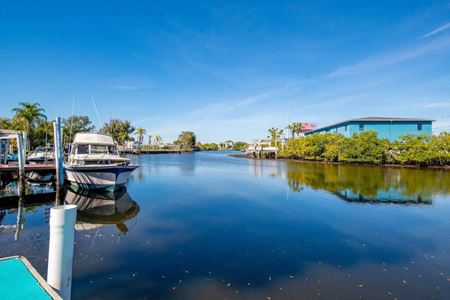 18% CASH-ON-CASH RETURN! THE ROCKY CREEK WATERFRONT RESORT FOR SALE! - Tampa