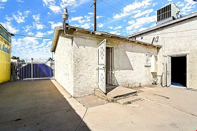 1108 E 84th Place