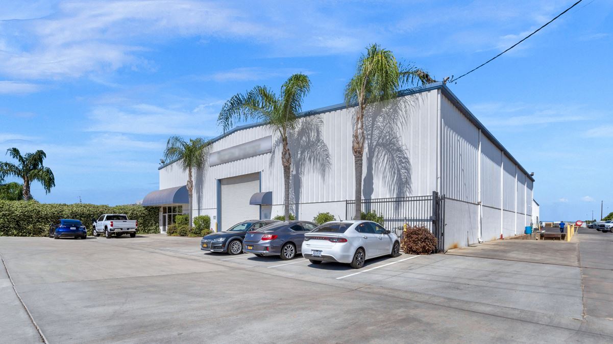 Freestanding Heavy Industrial Building w/ Office/Showroom on ±1.15 AC