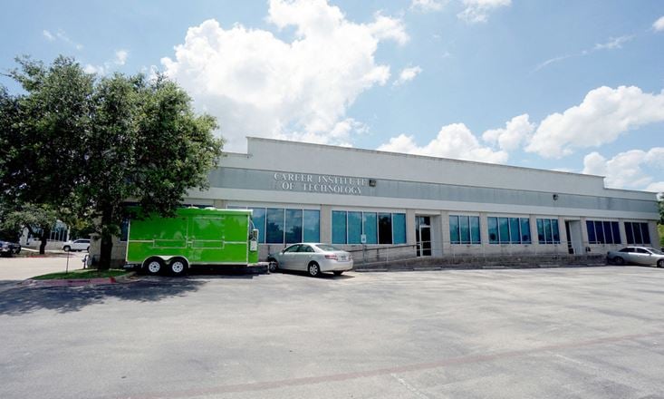 Chisholm Plaza