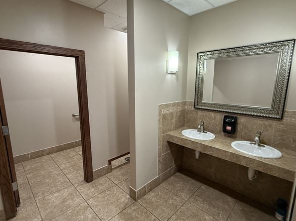 Moorhead Multiple Office Suites