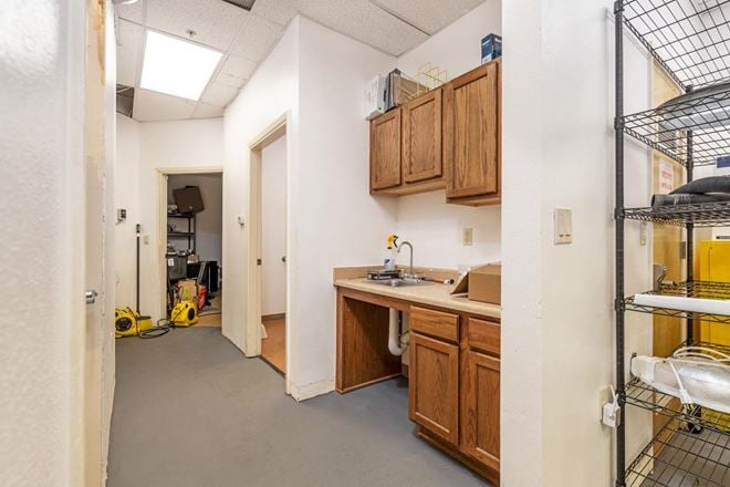 Flex Commercial Building For Sale