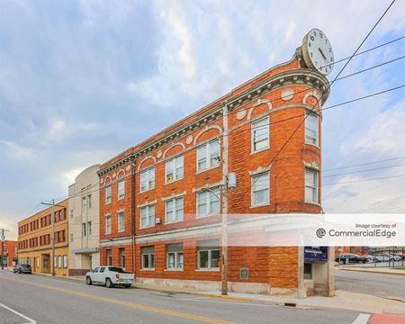 Photo of commercial space at 620 East Broadway in Alton