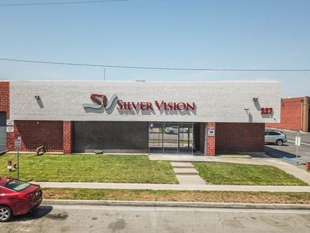 Industrial space for Rent at 227 West 140th street in Los Angeles