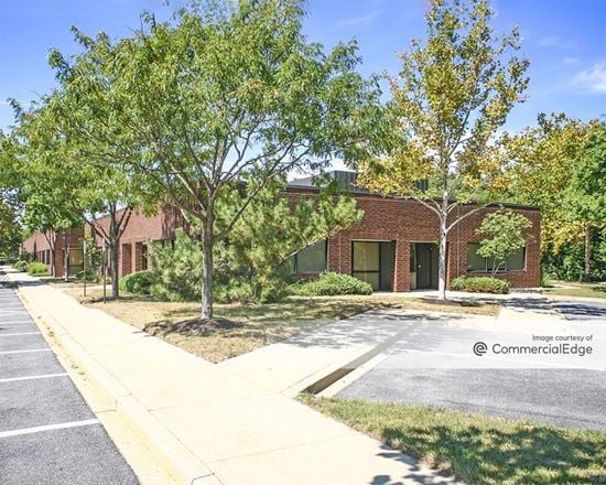Cromwell Business Park - 801, 802 & 811 Cromwell Park Drive