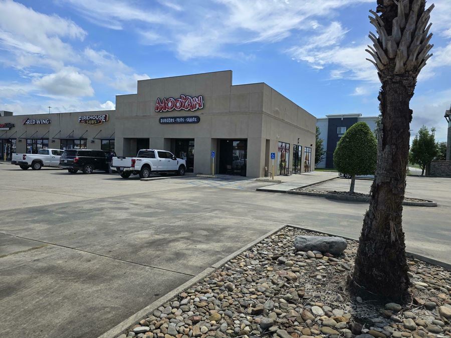 Retail Space Available for Sub-Lease in Cabela's Shopping Area