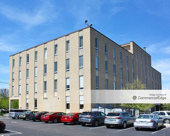 City Suites - 4400 North High Street