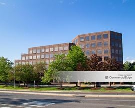 Fair Oaks Commerce Center