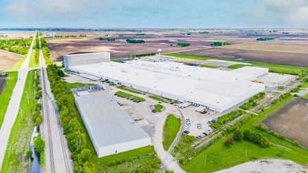 Industrial space for Rent at 6821 E County Road 1110 N in Mattoon