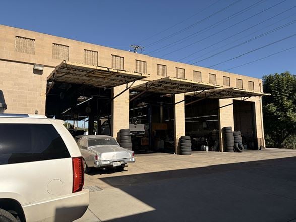 Huge 12 Bay Automotive Repair Shop for lease and business sale