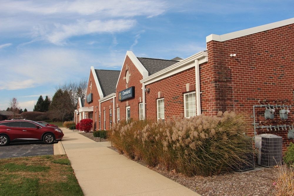 1222 N Eola Road, Aurora, IL Office Space