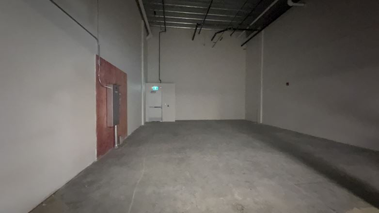 Unit 107 - 4888 Vanguard Rd