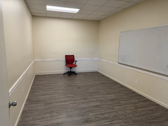 515 Roswell St – 3,125 SF Office Near Marietta Square