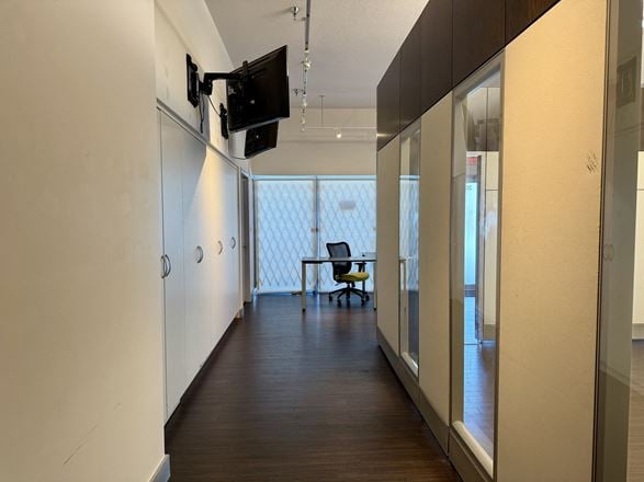Unit 2023 - 2560 Shell Road - Shell Centre