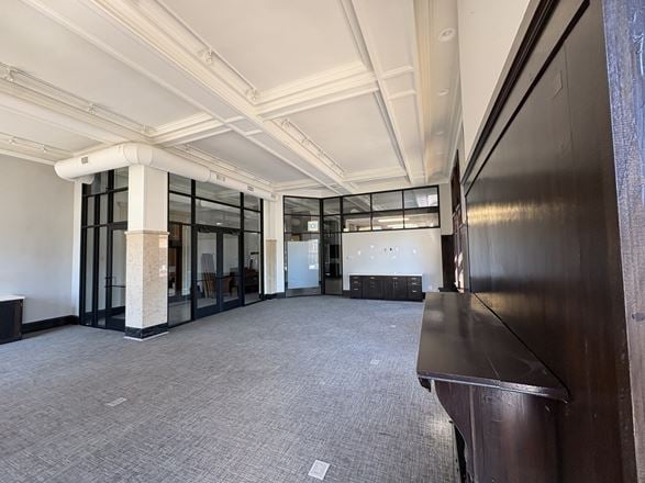 501 Building - LEASE