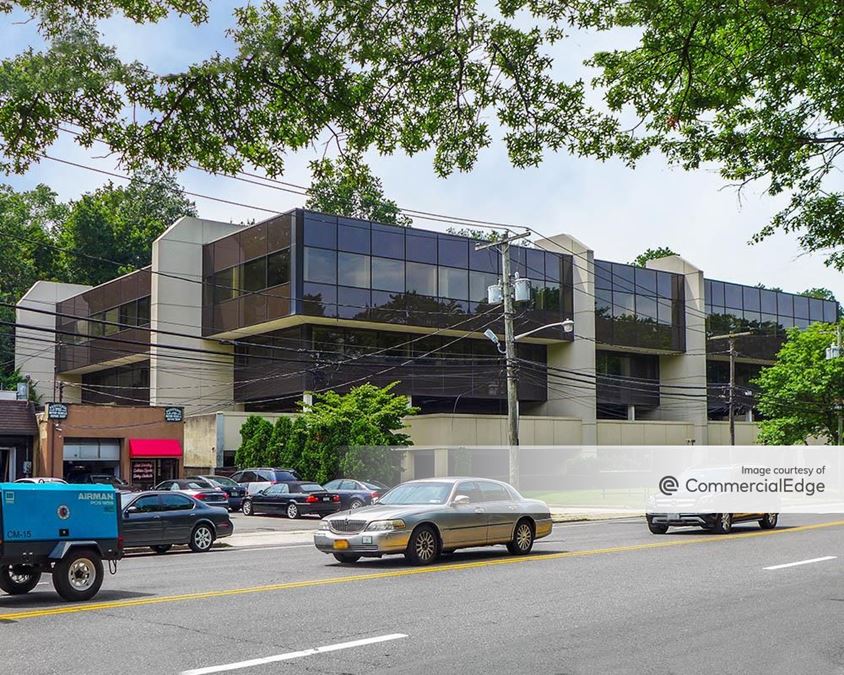 111 East Shore Road, Manhasset, NY 11030