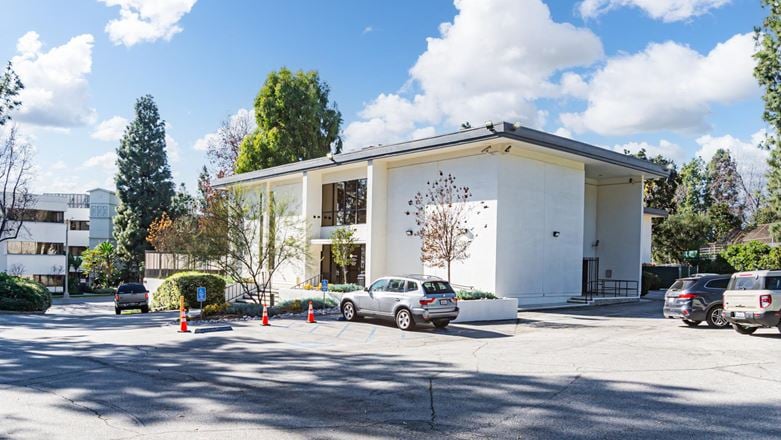 670 N Rosemead Blvd, Pasadena
