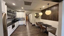 11213 Outlet Drive-First Class Flex Space