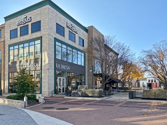 IL, St Charles - The Plaza