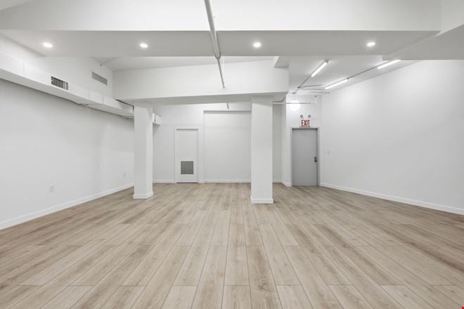 254 W 10th St