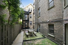 905 W Fletcher St, Chicago, IL 60657
