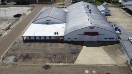 Single-Tenant Industrial Showroom/Office