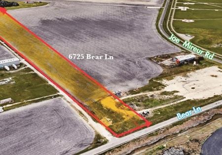 Photo of commercial space at 6725 Bear Ln in Corpus Christi