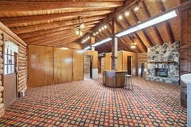 901 N Valley Mills Dr
