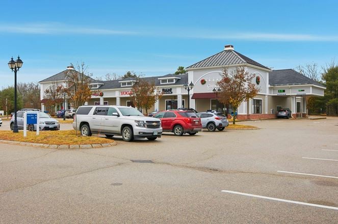 North Conway, NH - Saco Crossing Shopping Center