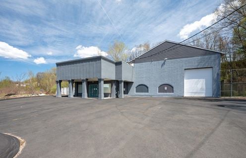 2391 S Main St