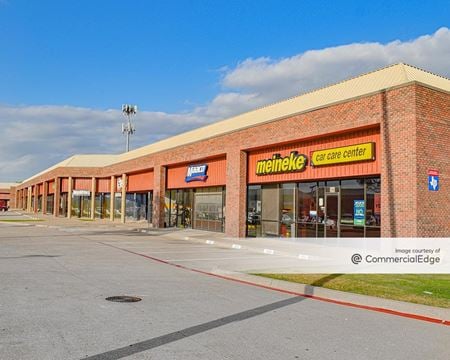 Retail space for Rent at 3201 West Pioneer Pkwy in Arlington