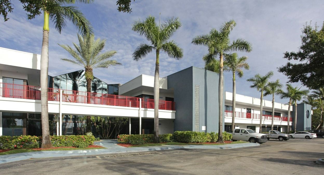 Powerline Commerce Center