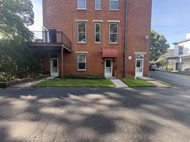 114 Wellington Pl
