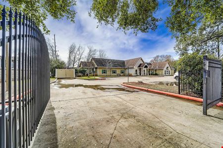 Other space for Sale at 11201 Steeplepark Dr in Houston