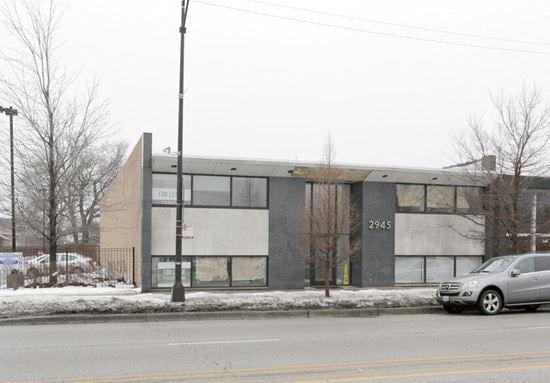 2945 W Peterson Ave