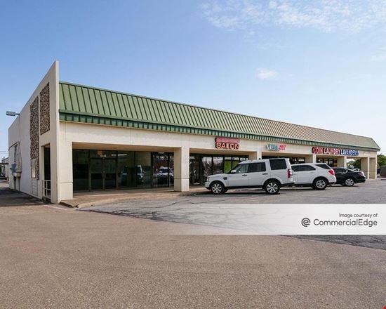 Oates Park Shopping Center