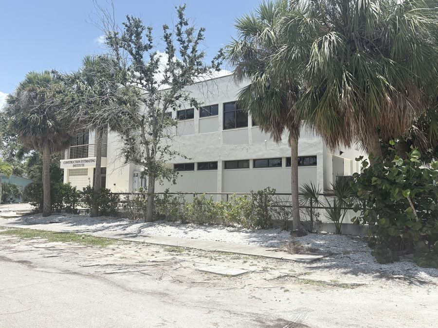 5016 Calle Minorga