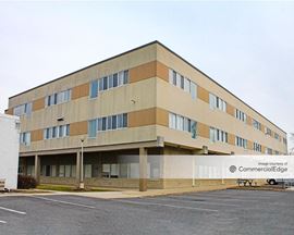Grove Office Plaza