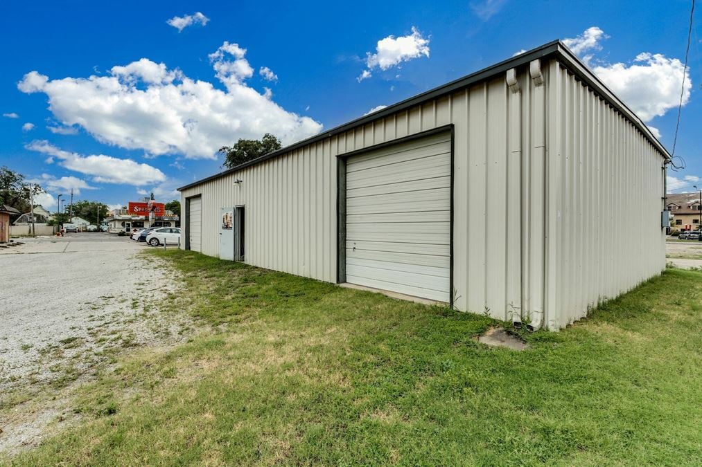 121 E 4th Ave, Hutchinson