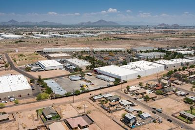 94,885 SF Building w/Large Yard