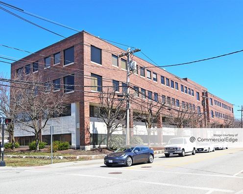 313 Pleasant Street