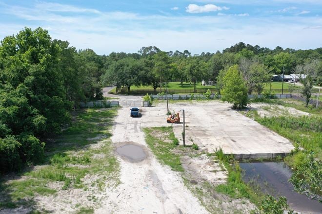 5.54± Acres | Dual Frontage | Existing Improvements