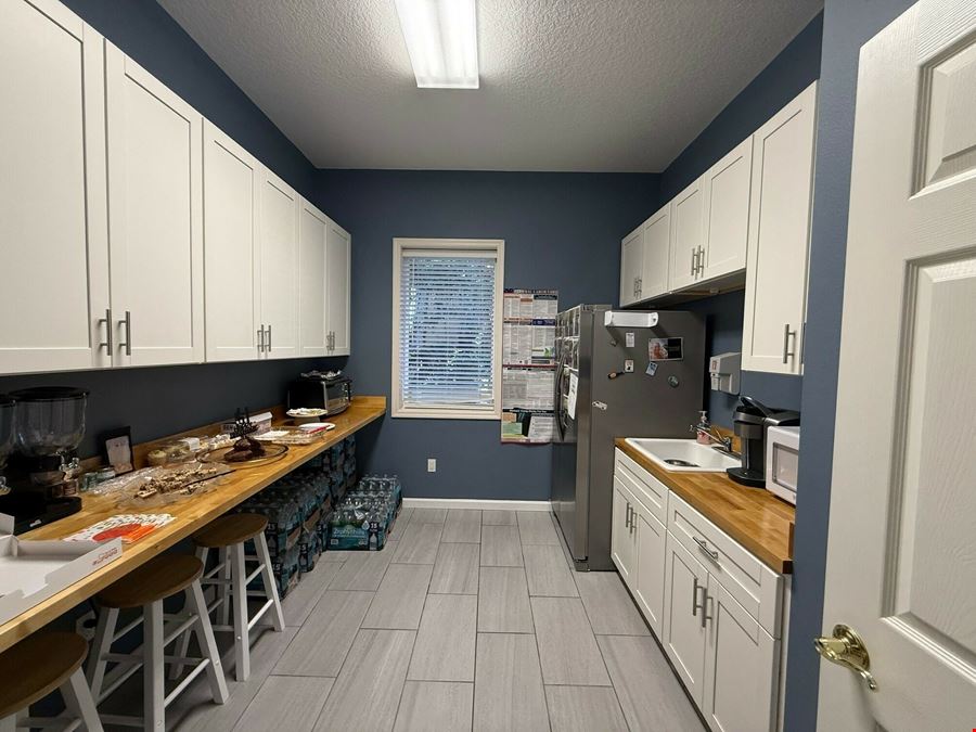 Wall Springs Executive Center, Units A & B