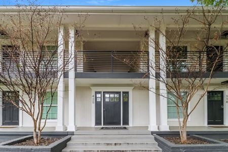 Photo of commercial space at 425 N Rosemont Avenue in Dallas
