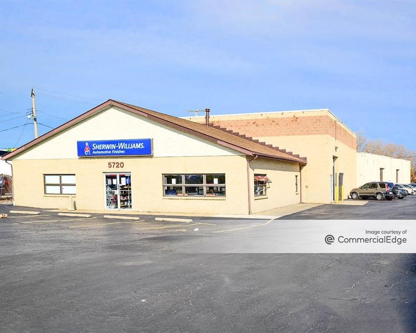 57005730 & 5400 Brookpark Road 5716 Brookpark Road Retail Building