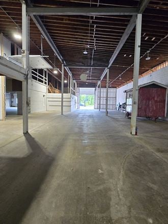 9170 Transit Rd - 14,710+/- SF  RETAIL WAREHOUSE STORAGE