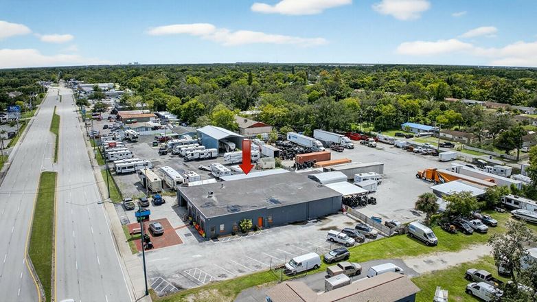 Auto Shop with Large Outdoor Storage Yard